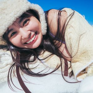 人気グラビアアイドルを3人のカメラマンが1年かけて撮り下ろし 四季折々の日本の風景とともに