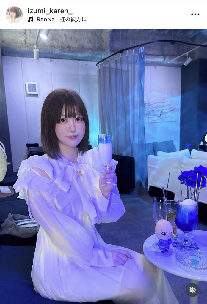おしゃれなカフェで“大人の女”な和泉芳怜