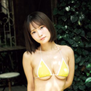 下乳オフショットで万バズのアイドル『週刊FLASH』初登場