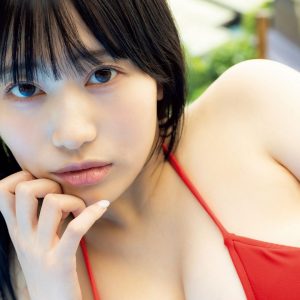 美容師免許を持つアイドル、初の水着グラビアに挑戦