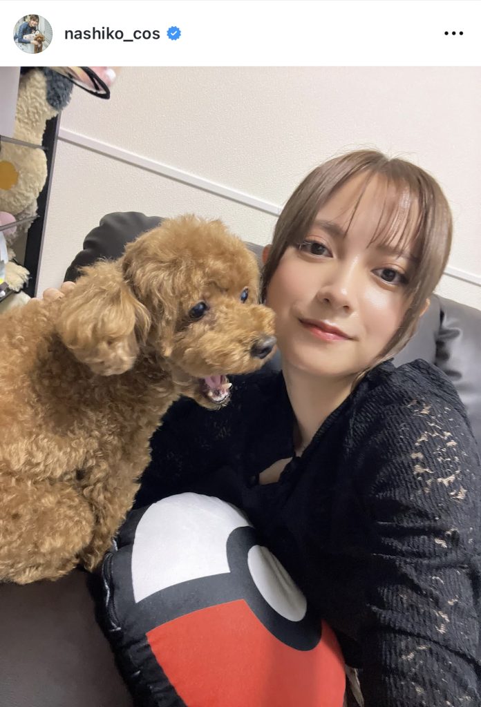 トイプードルとのツーショットも素晴らしい