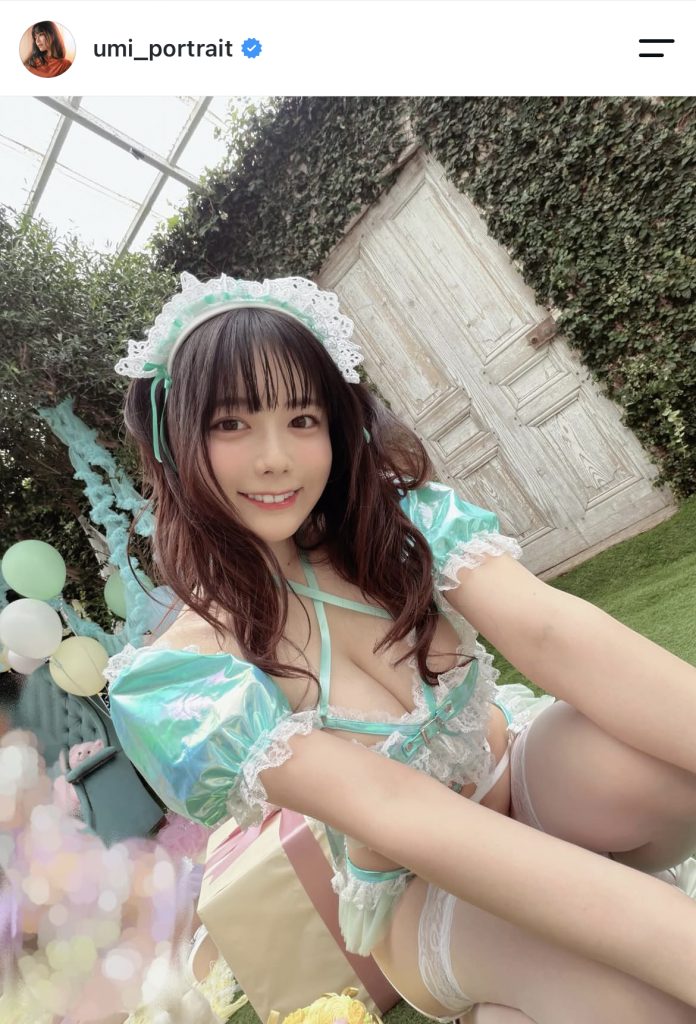 東雲うみがグラビア撮影でのオフショットを公開