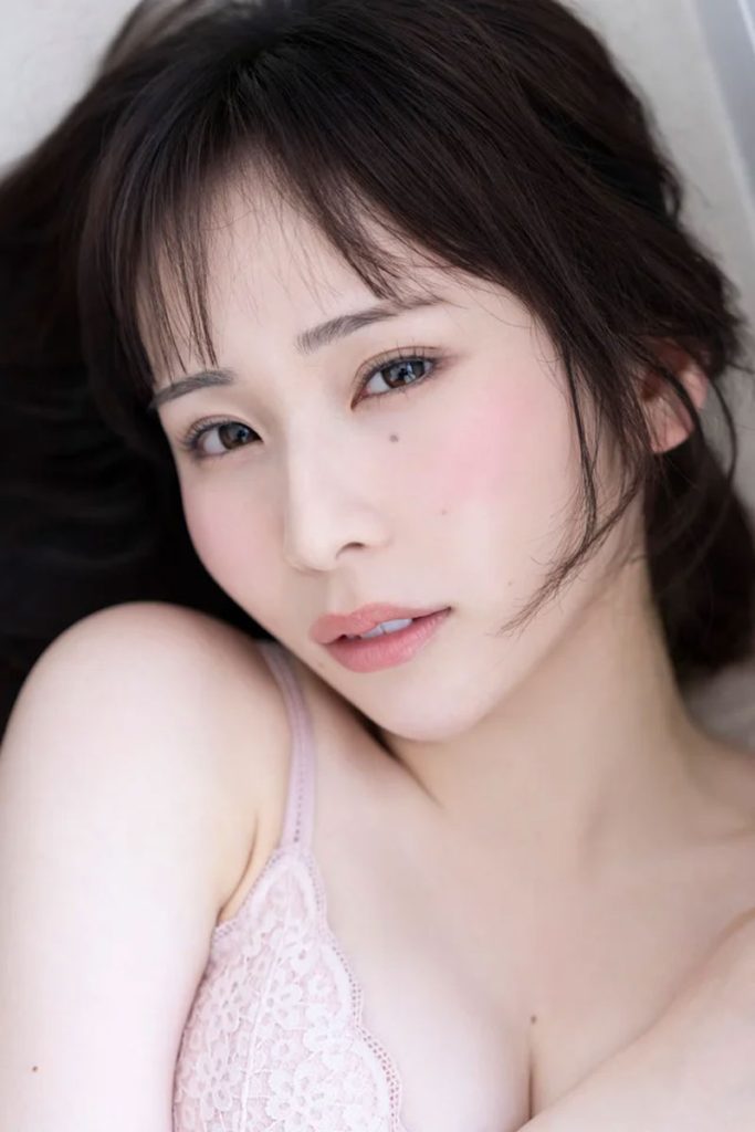 虹のコンキスタドール・栗原舞優デジタル写真集『カラフルまゆちゃんと、モノトーンまゆちゃん』