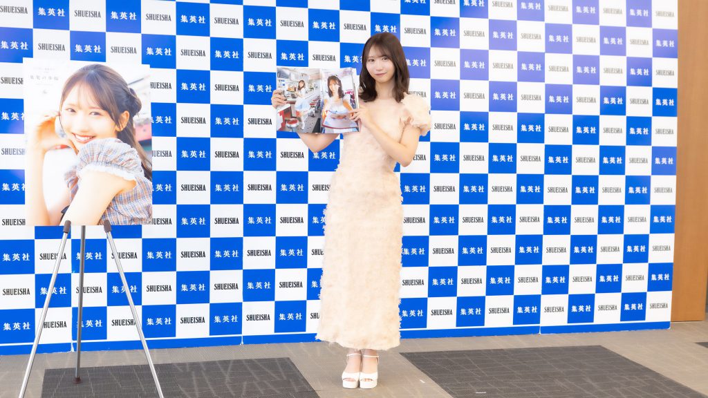 1st写真集『果実の歩幅』発売記念取材会に出席した日向坂46・藤嶌果歩