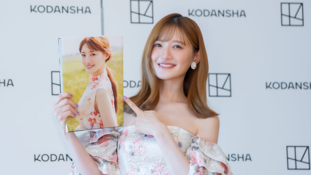 3rd写真集『Bougainvillea』発売記念取材会に出席した中田花奈