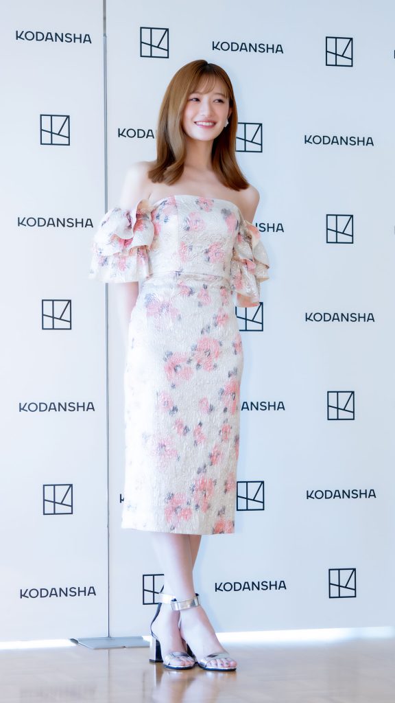 3rd写真集『Bougainvillea』発売記念取材会に出席した中田花奈
