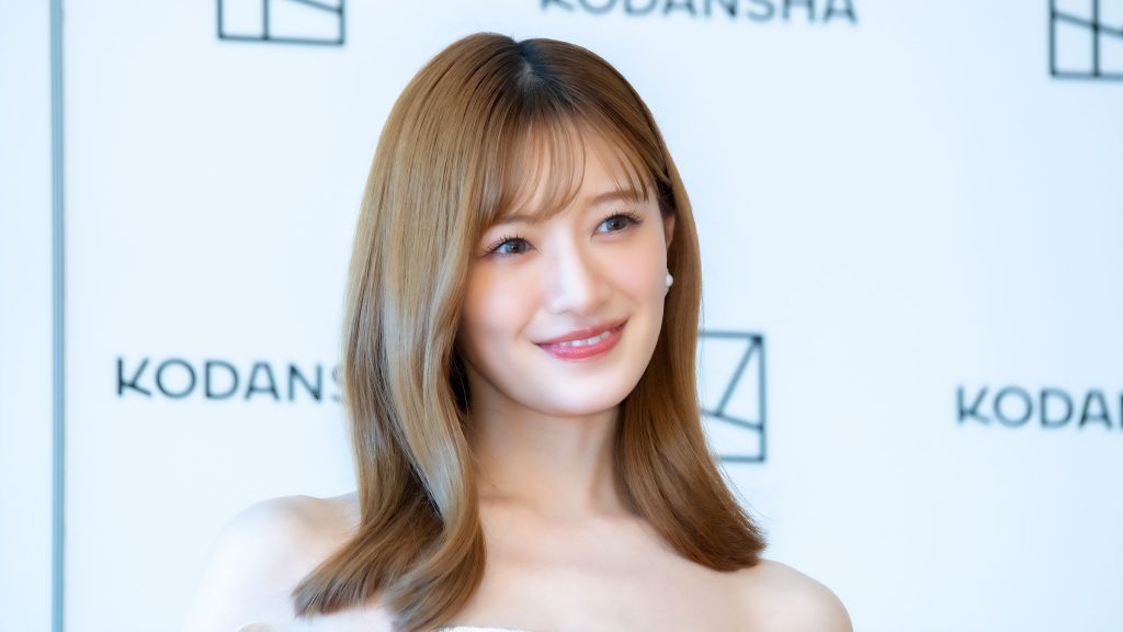 3rd写真集『Bougainvillea』発売記念取材会に出席した中田花奈