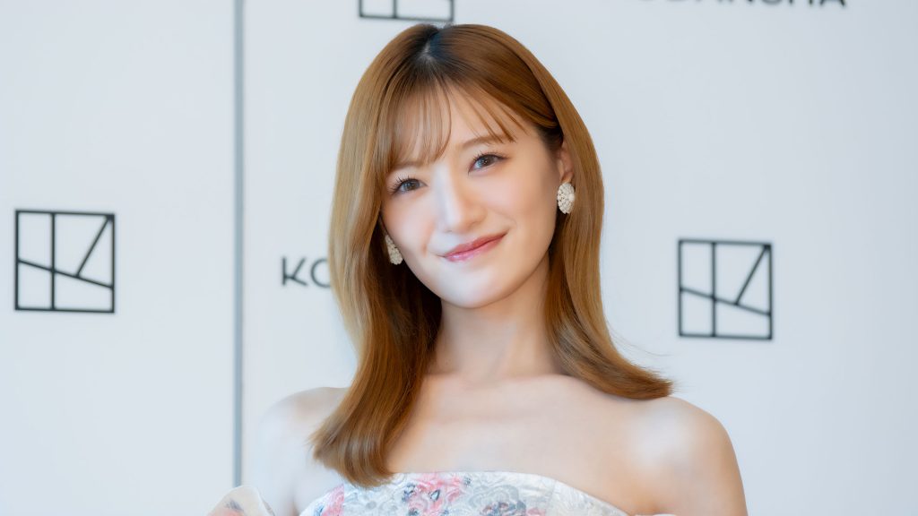3rd写真集『Bougainvillea』発売記念取材会に出席した中田花奈