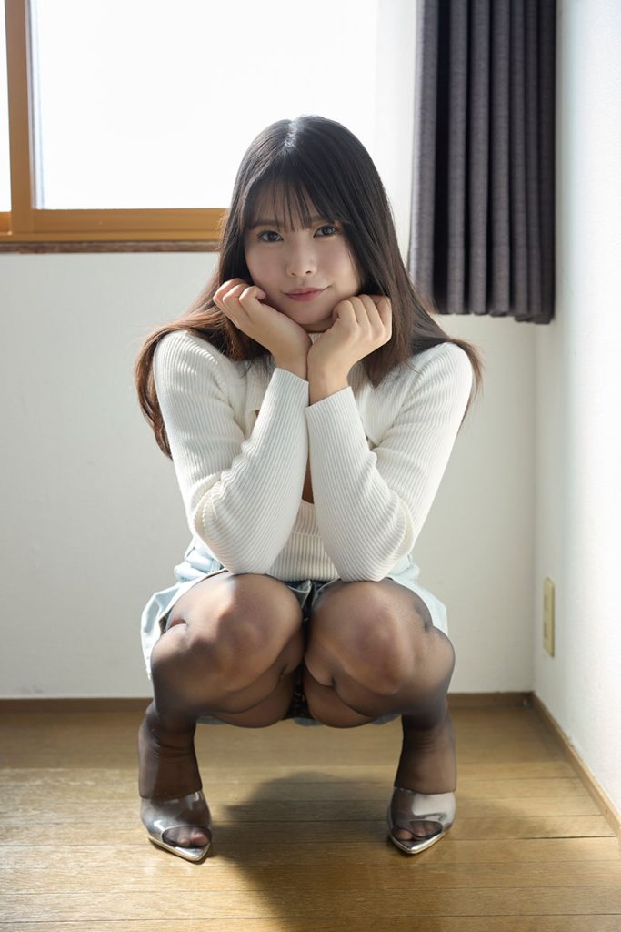 グラビアアイドル宮越虹海イメージDVD「肉感接写」より