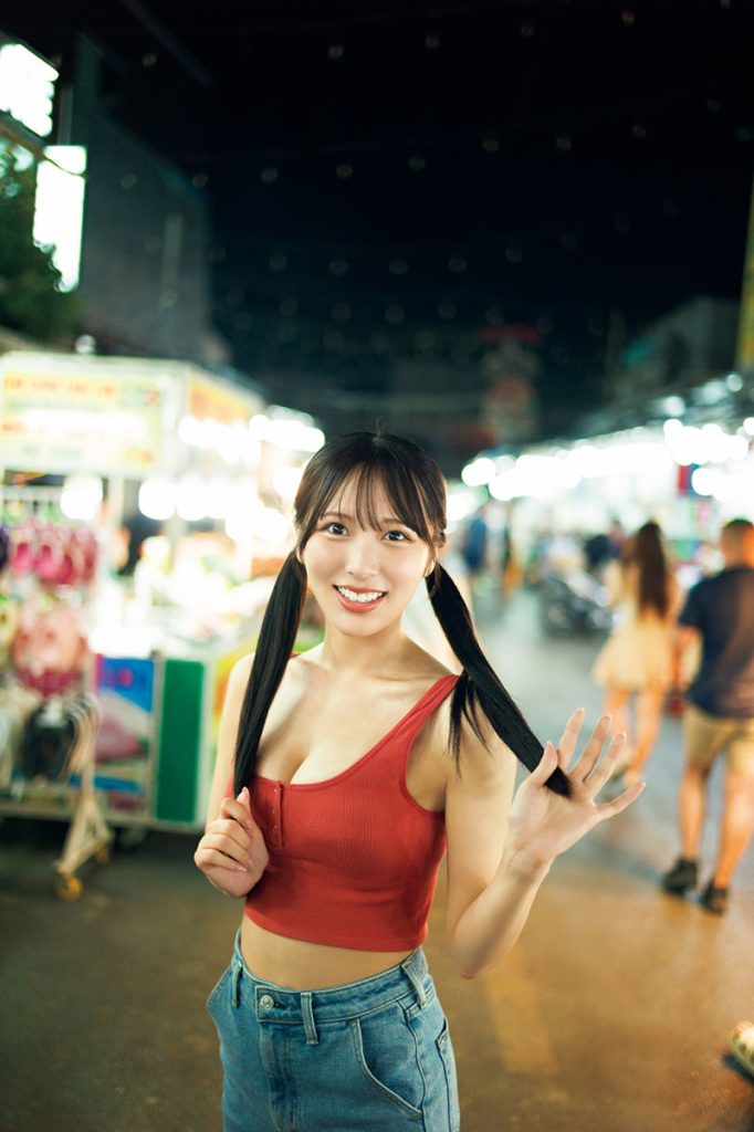 ≒JOY逢田珠里依1st写真集『夏はジュリイ』より