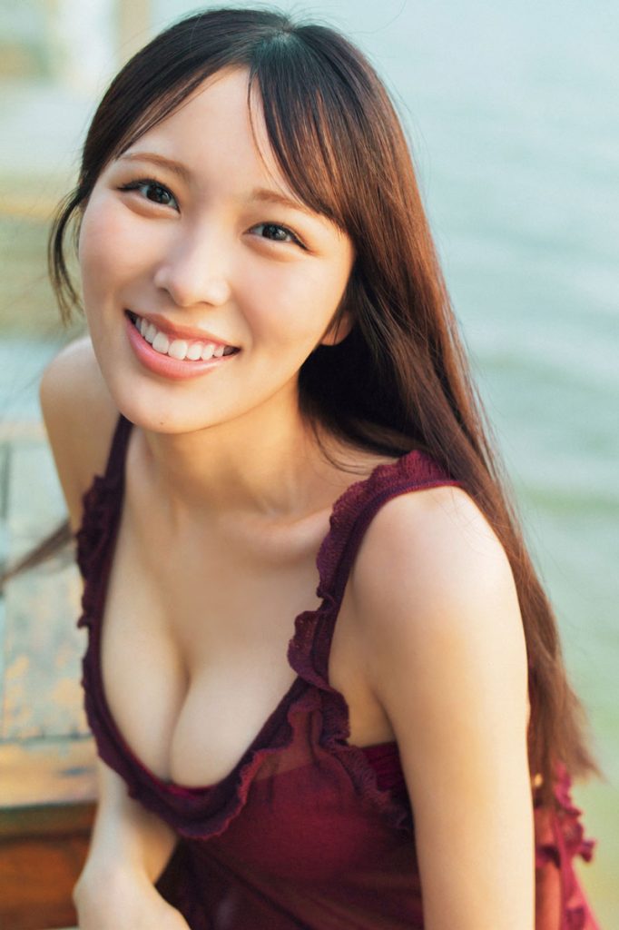 ≒JOY逢田珠里依1st写真集『夏はジュリイ』より