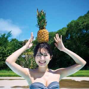 元AKB48メンバーが久しぶりのグラビア　黒いワンピース水着に「大人じゃん(笑)」