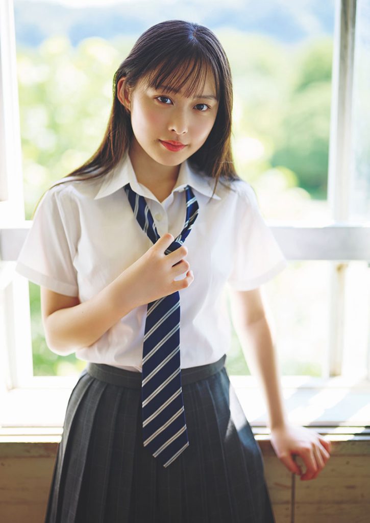 『週刊プレイボーイ39＆40号』に登場している榎本彩乃