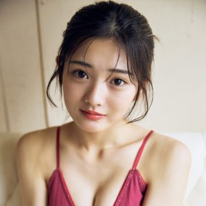 グラビア界にニューヒロイン！夏全開の清冽なグラビアショット