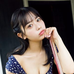 芸能界引退から電撃復活、ノスタルジックな雰囲気あふれる水着グラビア