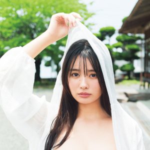 “グラビア界のラスボス”豊島心桜『週刊少年マガジン』初登場