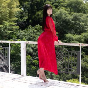 令和グラドル史上最高の神ボディ、1st写真集で魅せる圧倒的美尻