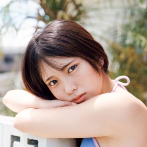 アイドルグループ「シャルロット」日比谷萌甘『週マガ』初登場、甘い表情で夏の余韻を映す