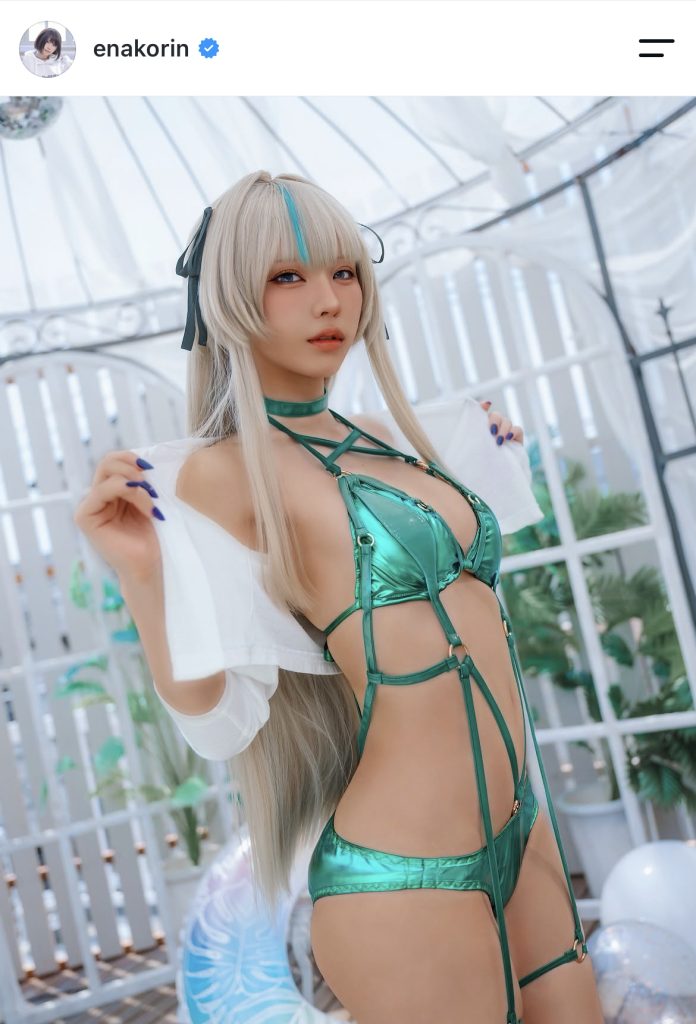 ゲーム「ブラウンダスト2」のキャラクター“ネブリス”のコスプレ姿