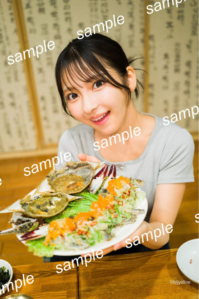 十味ビジュアルムック『Ten Flavors』よりオンラインサイン会限定特典、10冊券特典生写真
