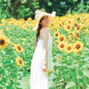 元SKE48岡本彩夏1st写真集の“帯コメ”を江籠裕奈が担当　新たな先行カットも解禁に