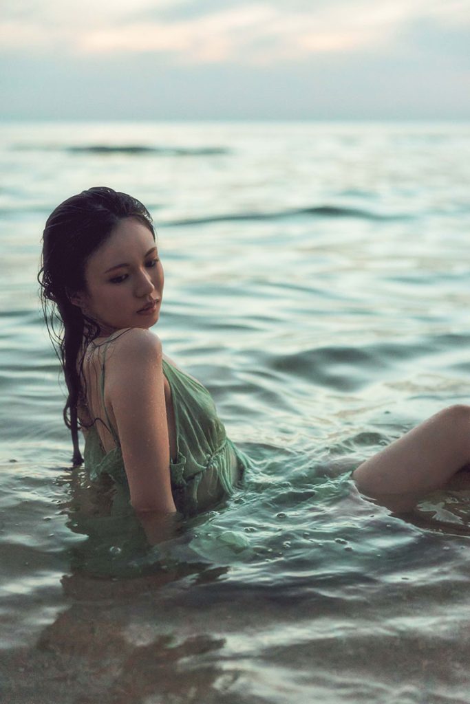岡本彩夏1st写真集『すきだらけ』