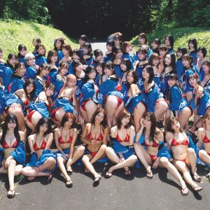 レジェンド＋新世代の人気グラドル60人の豪華共演