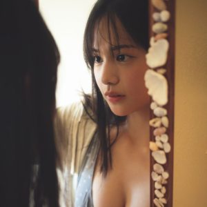 京都府出身19歳の美女、初表紙抜擢からのアンコールグラビア
