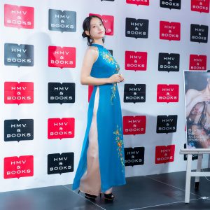 澄田綾乃、写真集『花澄想』に込めたファンへの想い　母への感謝も語る