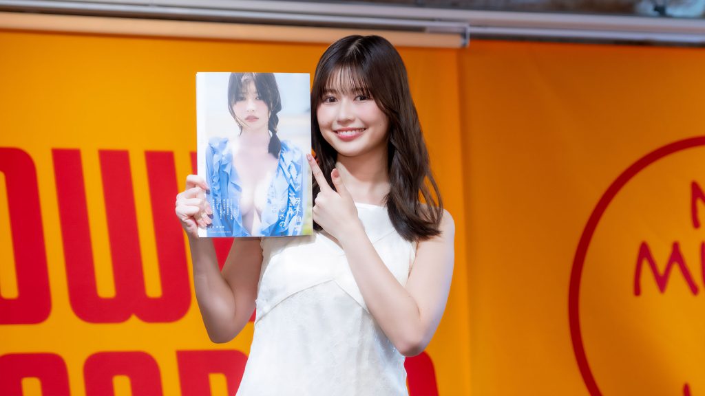 1st写真集『らしさの途中。』発売記念取材会に出席した冴木柚葉