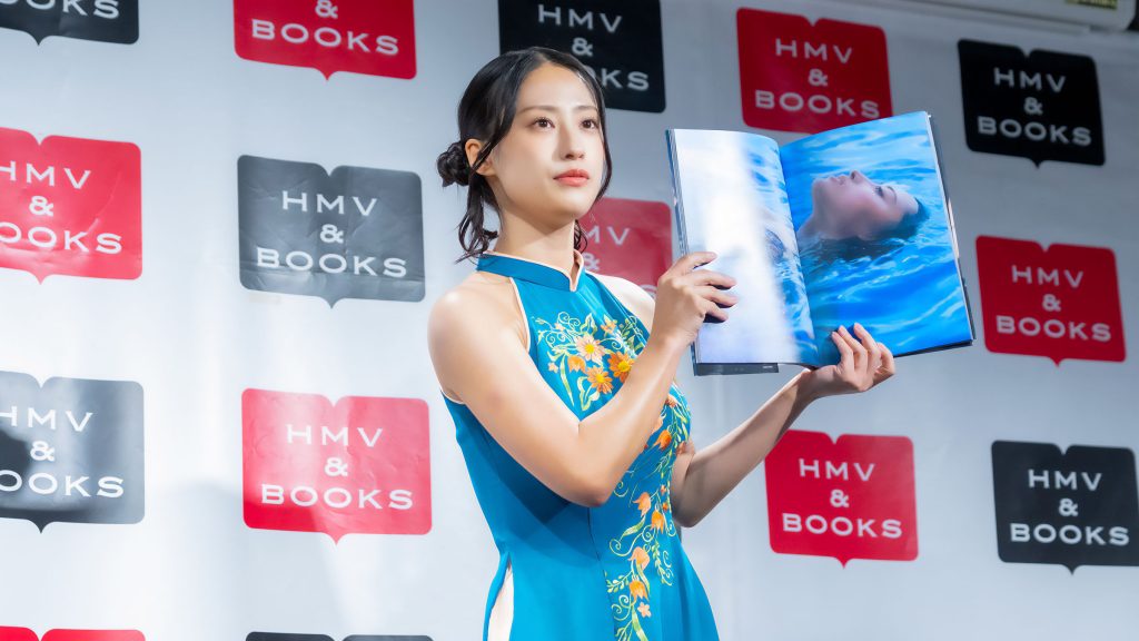 澄田綾乃が3rd写真集『花澄想』発売記念取材会に出席