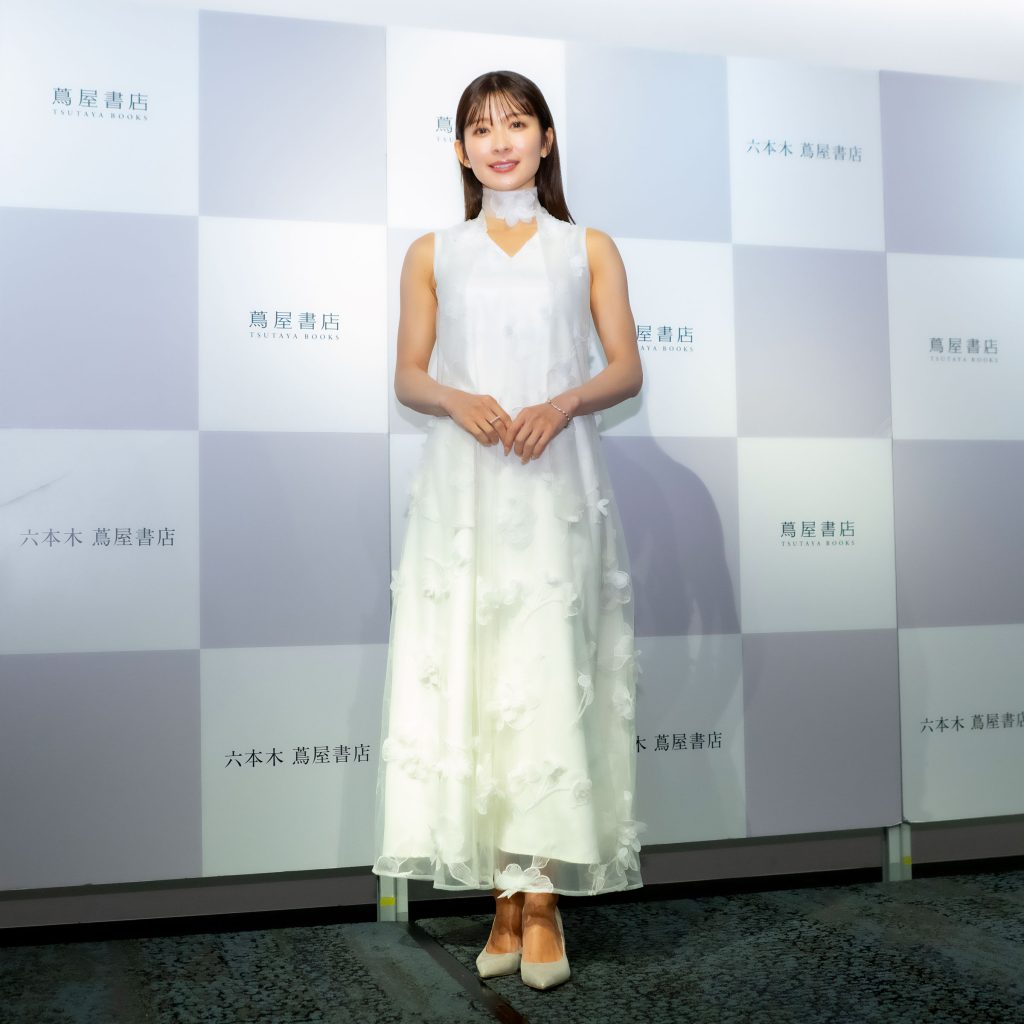 山本里菜フォトブック『りな、です』発売記念取材会より