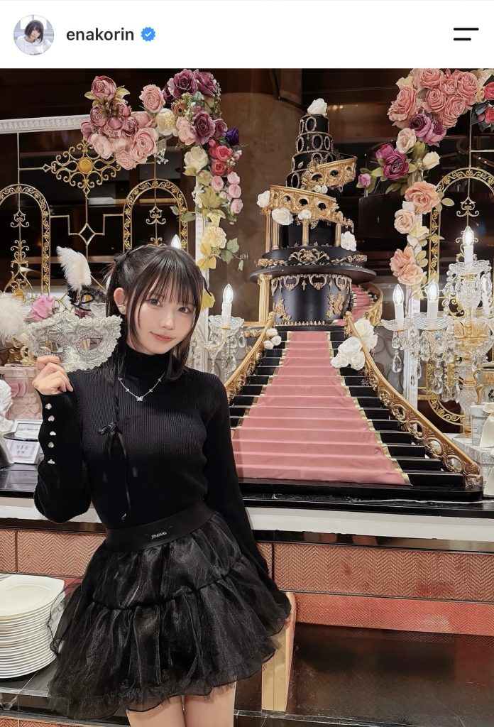 えなこが黒コーデの私服姿を公開