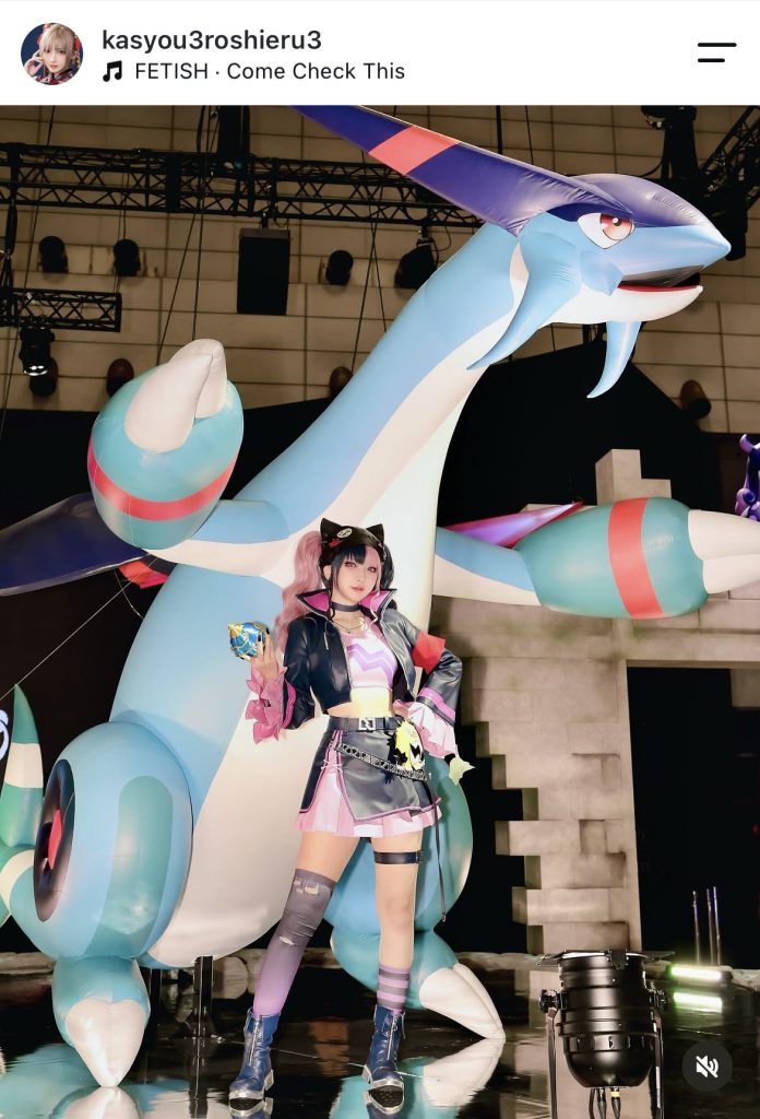 「Palworld」ゾーイのコスプレ姿でジェッドランと“ツーショット”撮影