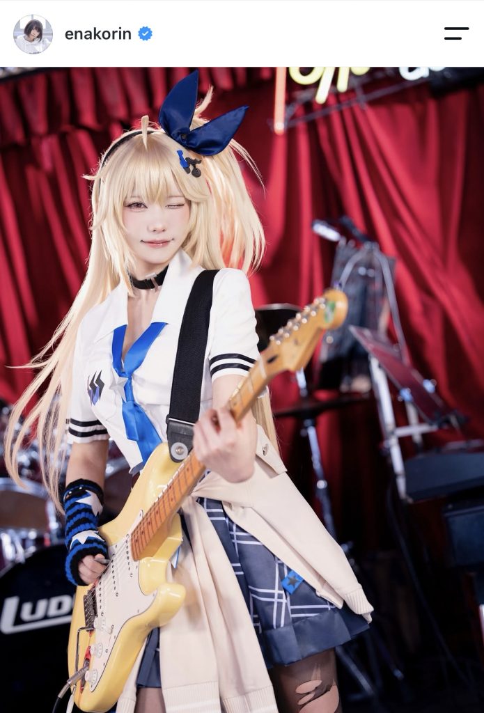 えなこが「NTE」明音凛のコスプレ姿を公開