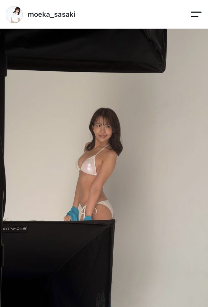 ちょっと大人っぽいビキニ姿